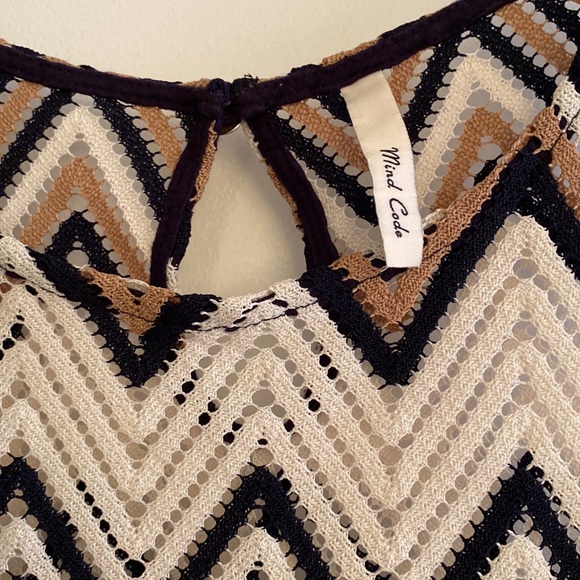 Crop top - Picture 4 of 4